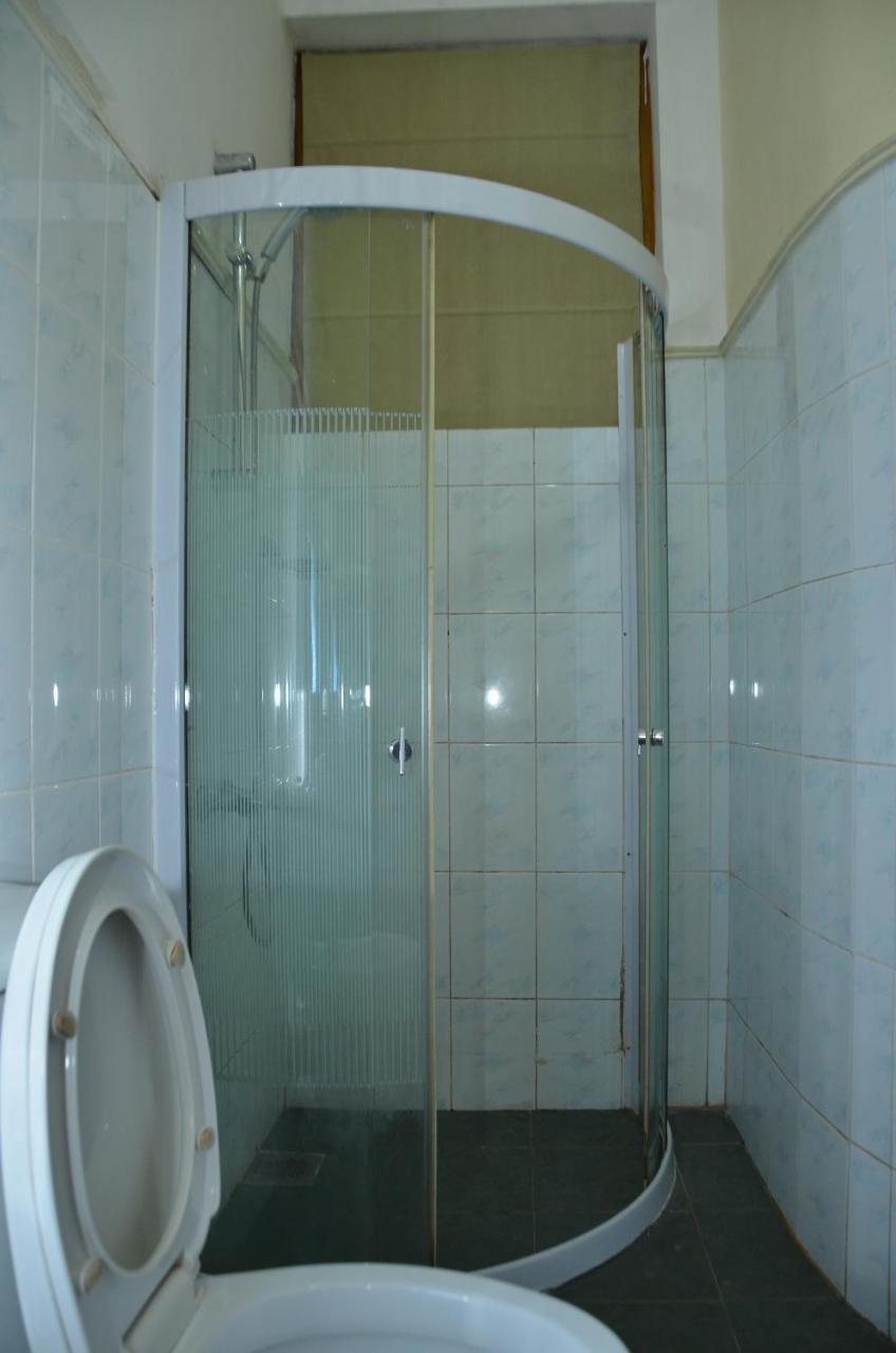 Hotel Mandakini Battaramulla Kültér fotó