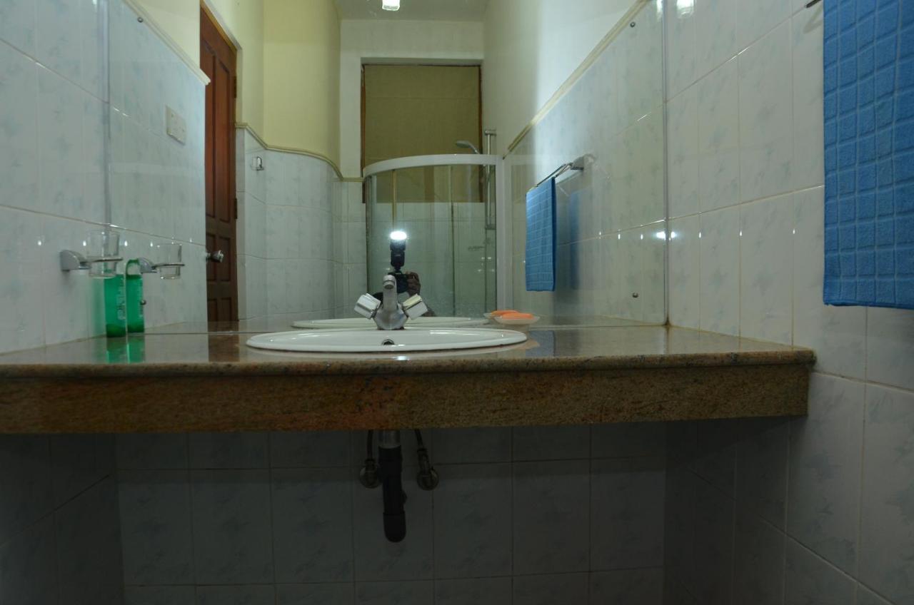 Hotel Mandakini Battaramulla Kültér fotó