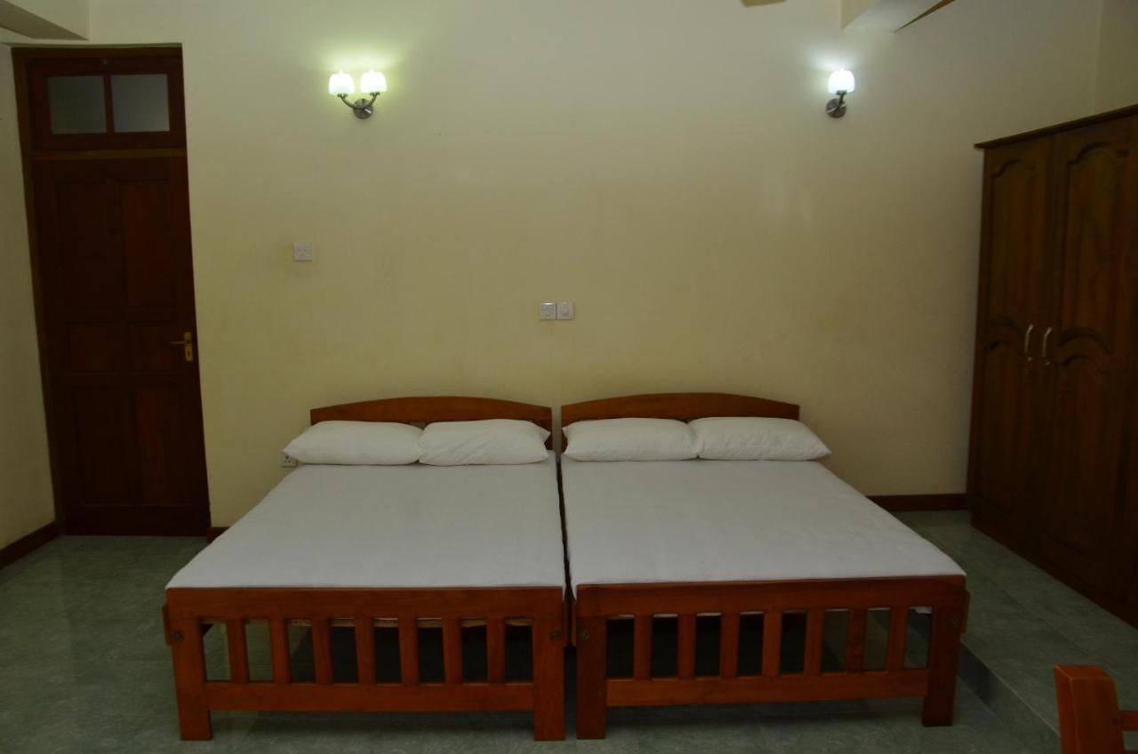 Hotel Mandakini Battaramulla Kültér fotó
